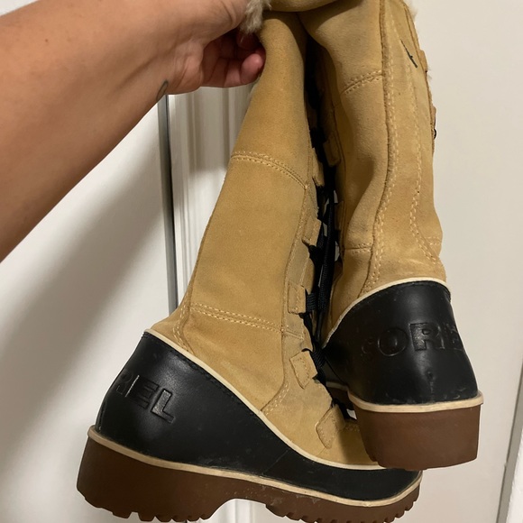 SOREL winter boots (SOLD) - Picture 3 of 4